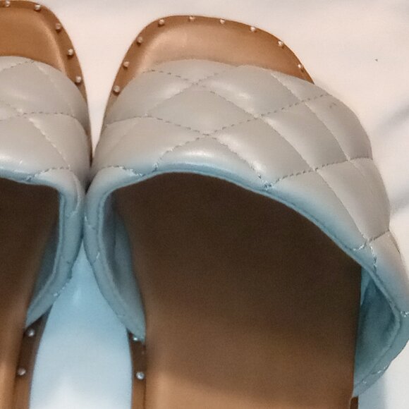 Steve Madden Quilted Studded Sandals Flats Size 9 Padded - Picture 8 of 9